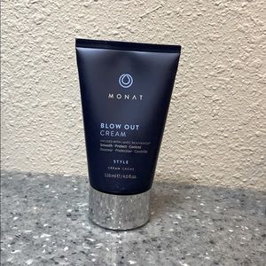 Monat Blow Out Cream